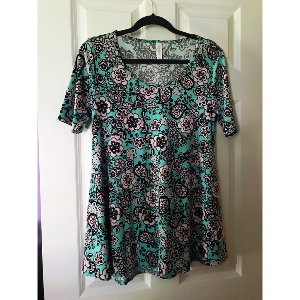 ✨3/$25✨ Lularoe Perfect T